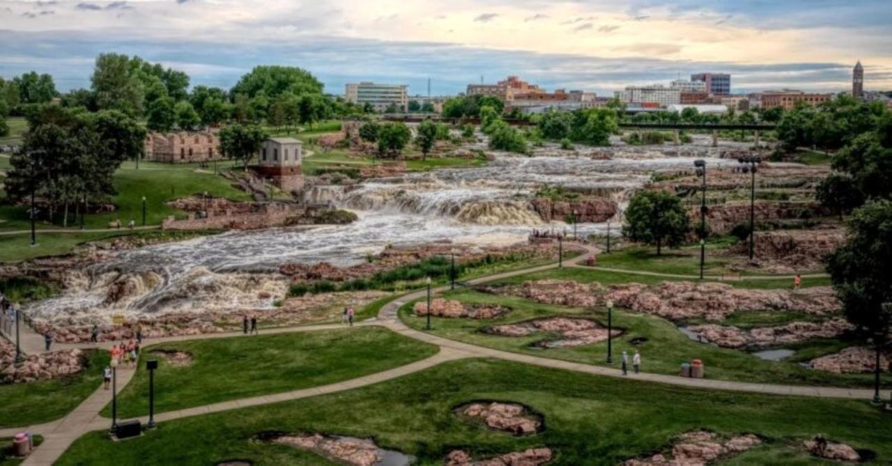 Holiday Inn Sioux Falls-City Center By Ihg Екстериор снимка