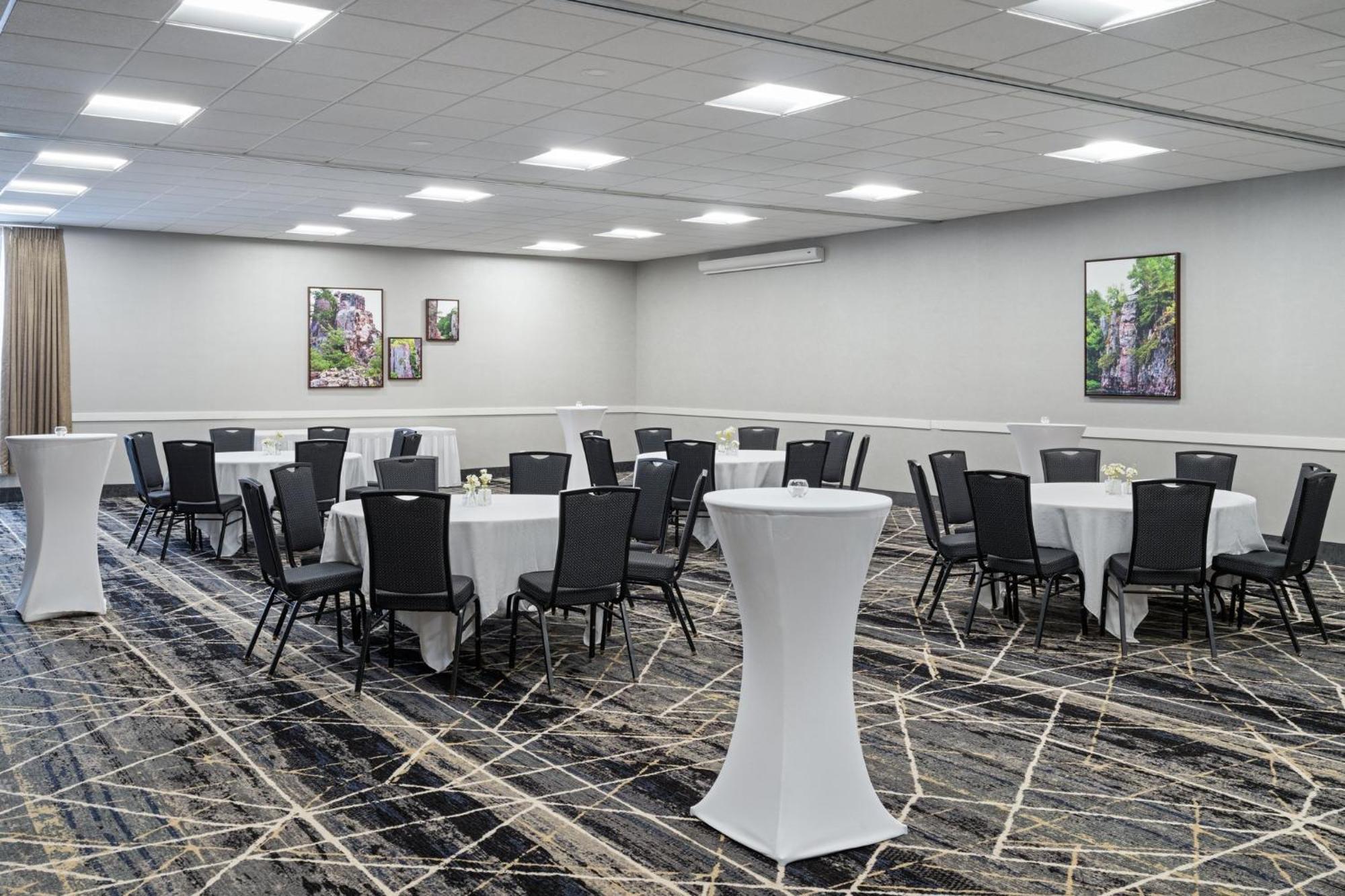 Holiday Inn Sioux Falls-City Center By Ihg Екстериор снимка